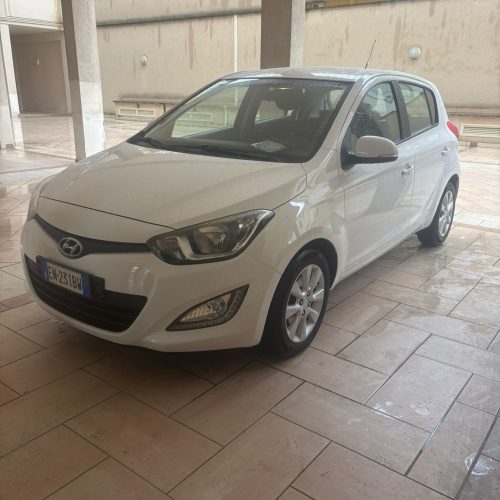 Hyundai i20 (1)